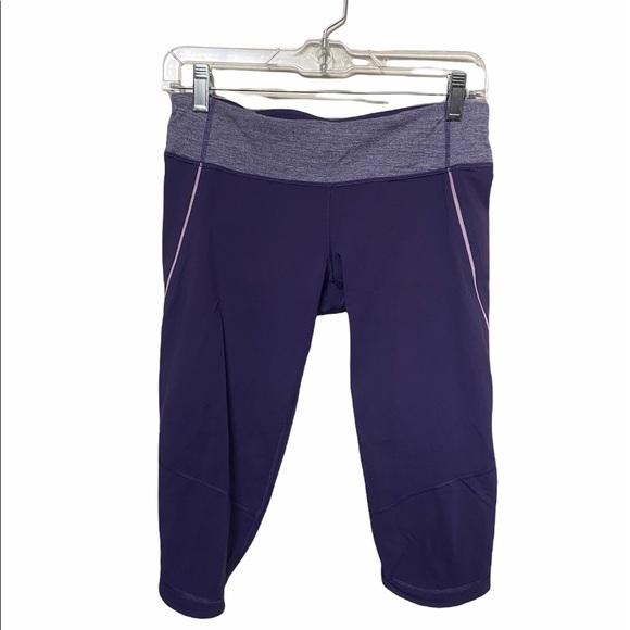 Lululemon purple cropped leggings size 8. - Picture 1 of 3